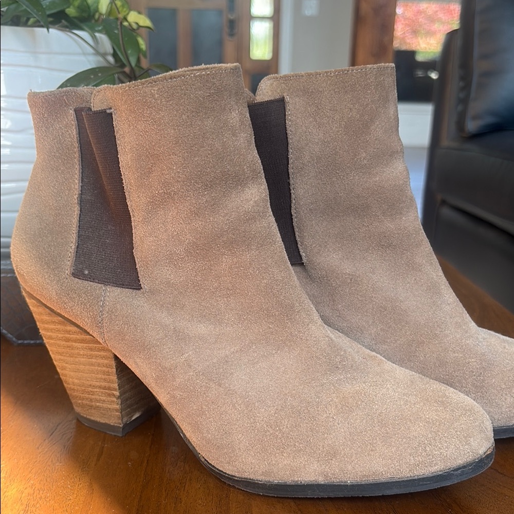 Women's Tan Suede Ankle Boots